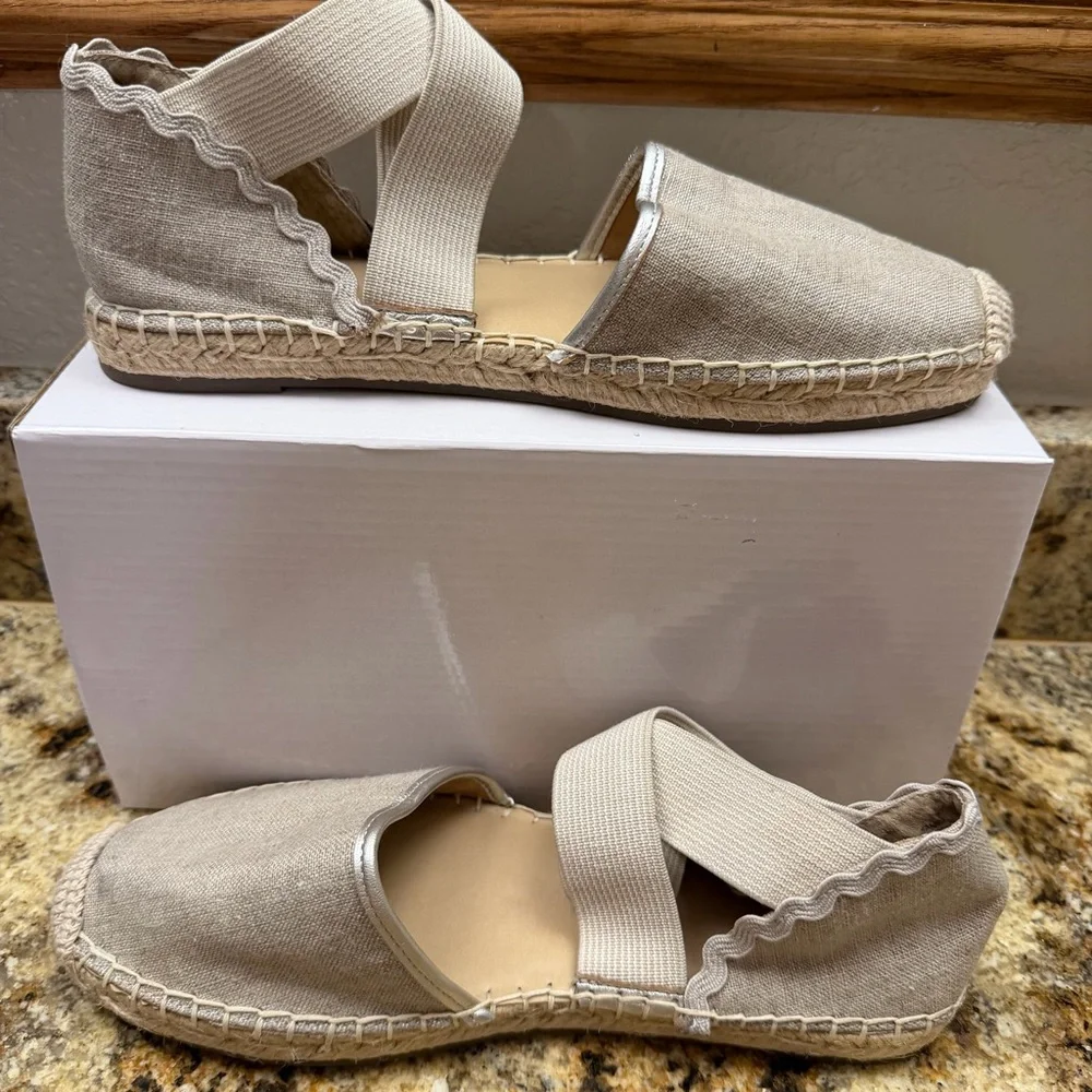 Lands End Ladies 8.5 Silver Beech Beige Cross Strap Espadrilles Flats Sandals